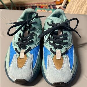 Stylish Kids' Sneakers in Blue and Brown